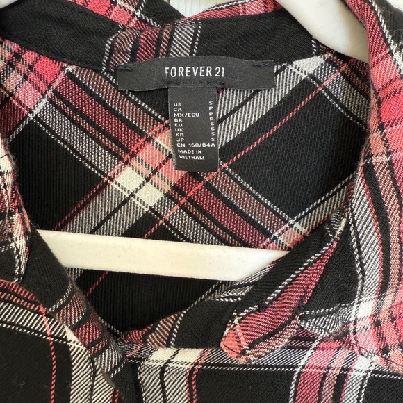 Forever 21 Cropped Plaid Shirt - Picture 2 of 3